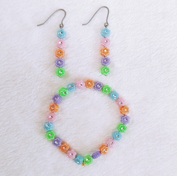 New✨Flower Gem Earrings & Bracelet Set - Picture 4 of 4